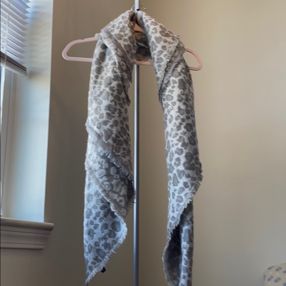 Cheetah blanket scarf